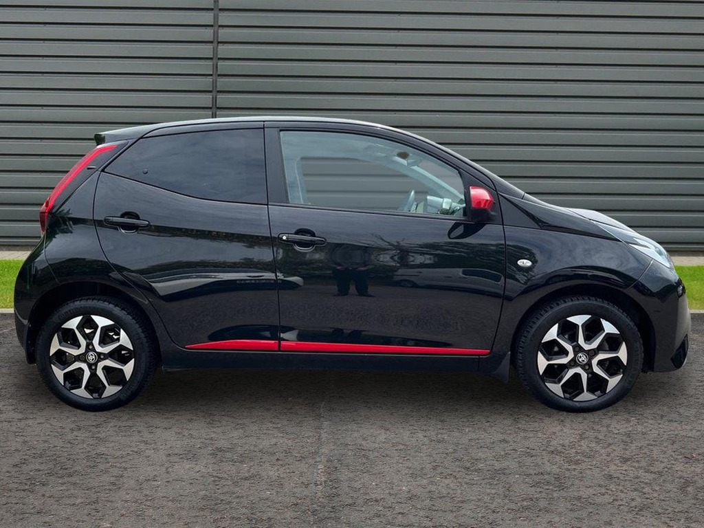 Toyota Aygo 1.0 Vvt I X Trend Hatchback GY21KCE Black #2
