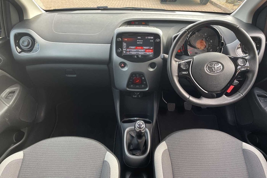 Toyota Aygo 1.0 Vvt I X Trend Hatchback Black #4