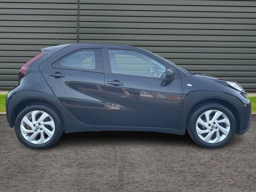 Toyota Aygo X 1.0 Vvt I Pure Hatchback X Shift Black #2