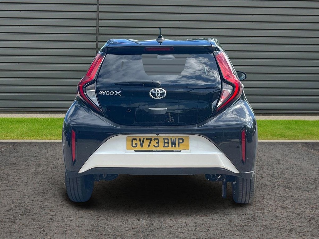 Toyota Aygo X 1.0 Vvt I Edge Hatchback GV73BWP White #4