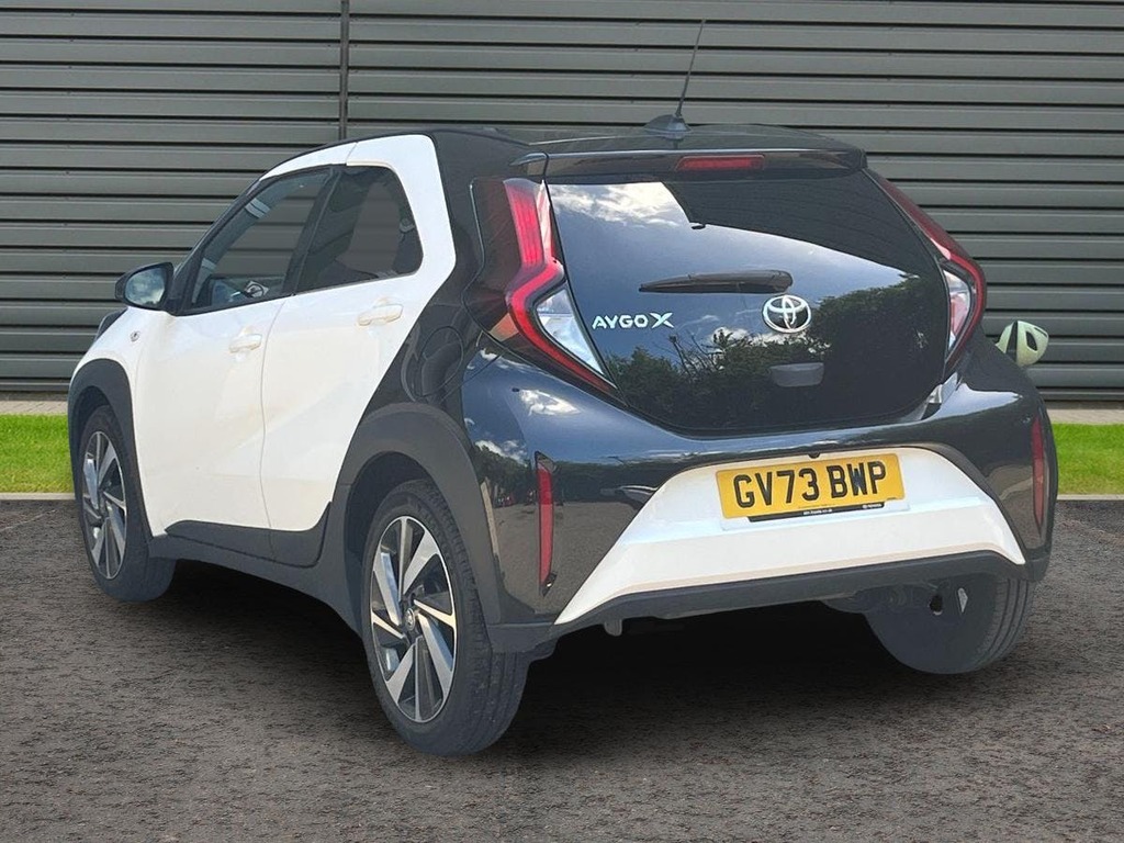 Toyota Aygo X 1.0 Vvt I Edge Hatchback GV73BWP White #5