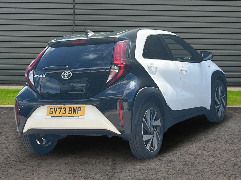Toyota Aygo X 1.0 Vvt I Edge Hatchback GV73BWP White #3