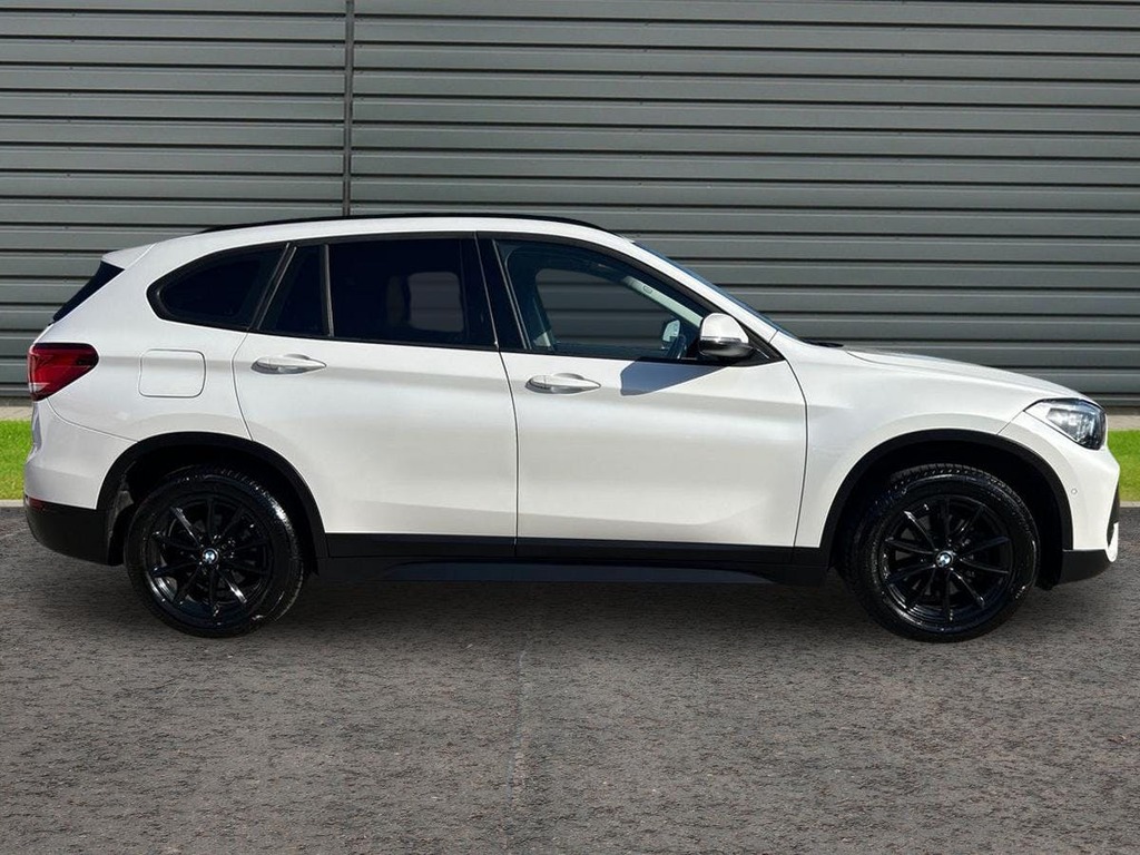 BMW X1 1.5 18I Se Suv Sdrive White #2