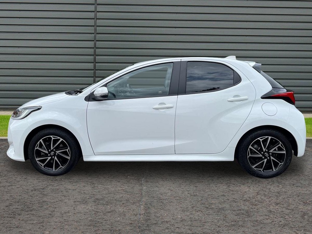 Toyota Yaris 1.5 Vvt-h Design Hatchback Hybrid E Cvt AO73YXA White #6