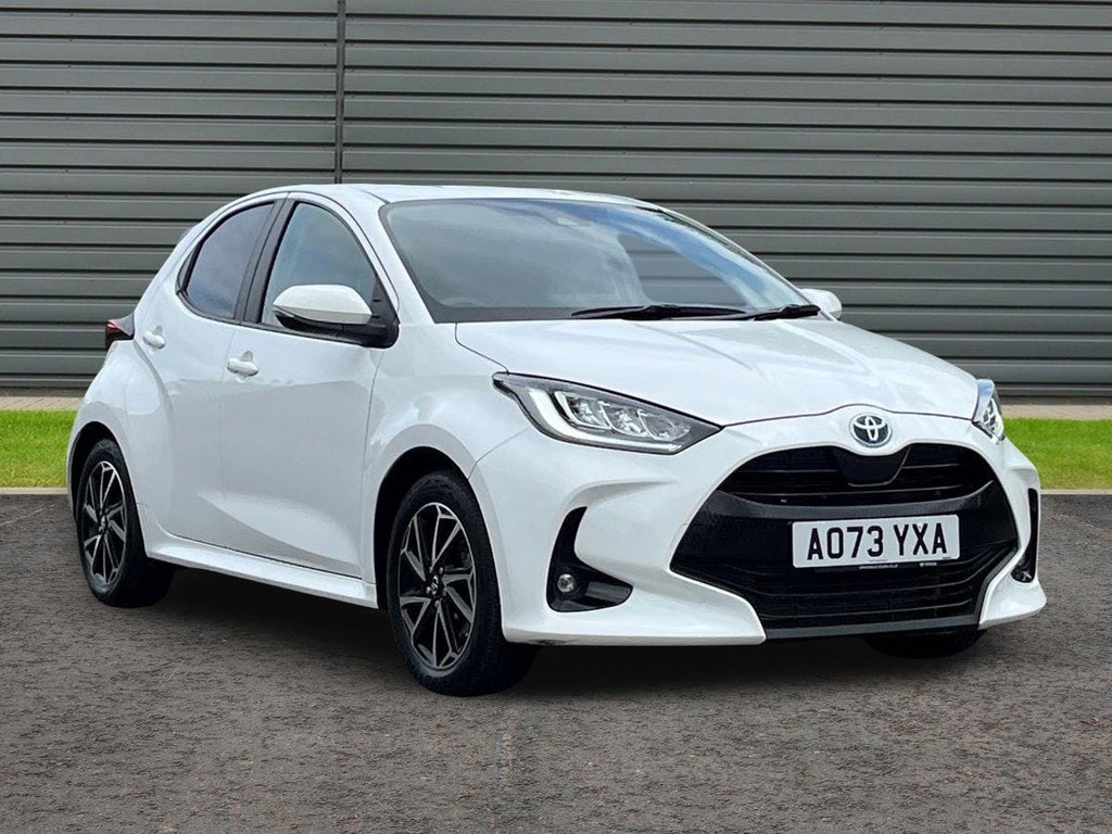 Toyota Yaris 1.5 Vvt-h Design Hatchback Hybrid E Cvt White