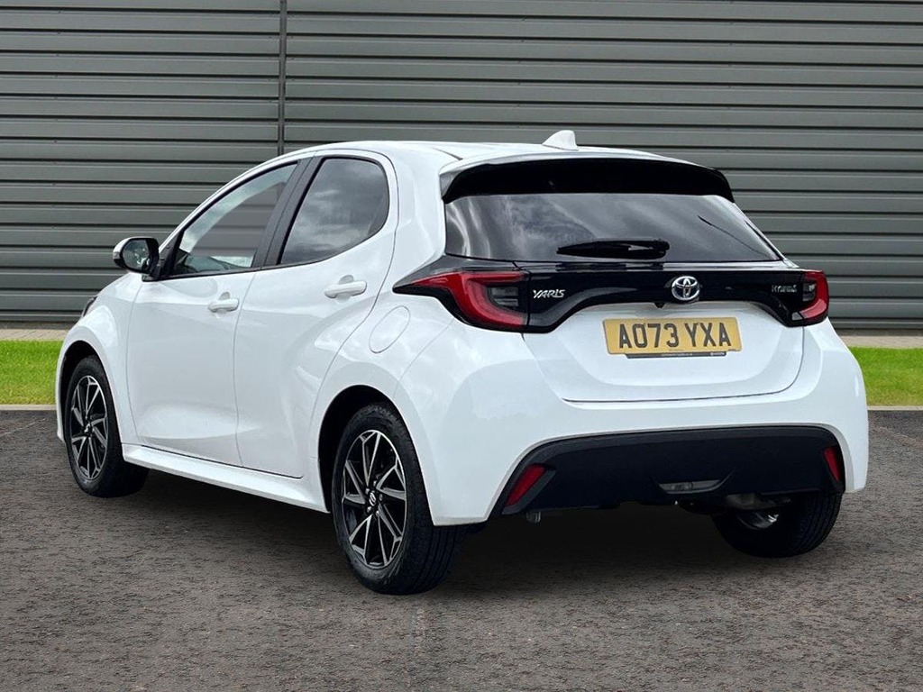 Toyota Yaris 1.5 Vvt-h Design Hatchback Hybrid E Cvt AO73YXA White #5