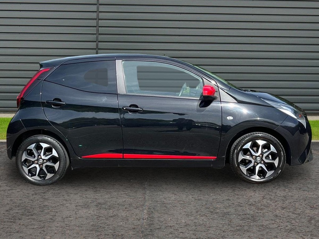Toyota Aygo 1.0 Vvt I X Trend Hatchback Black #2