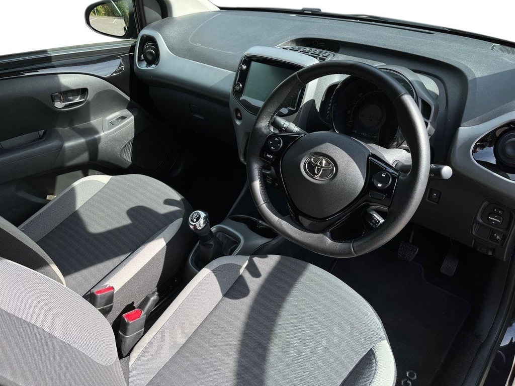 Toyota Aygo Hatchback Red #9