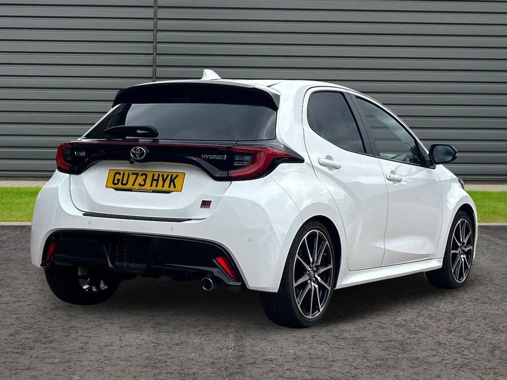 Toyota Yaris 1.5 Vvt-h Gr Sport Hatchback Hybrid E C GU73HYK White #3