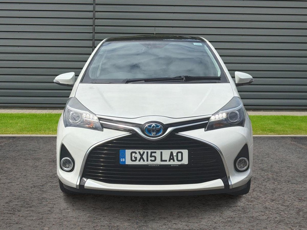 Toyota Yaris Hatchback White #8