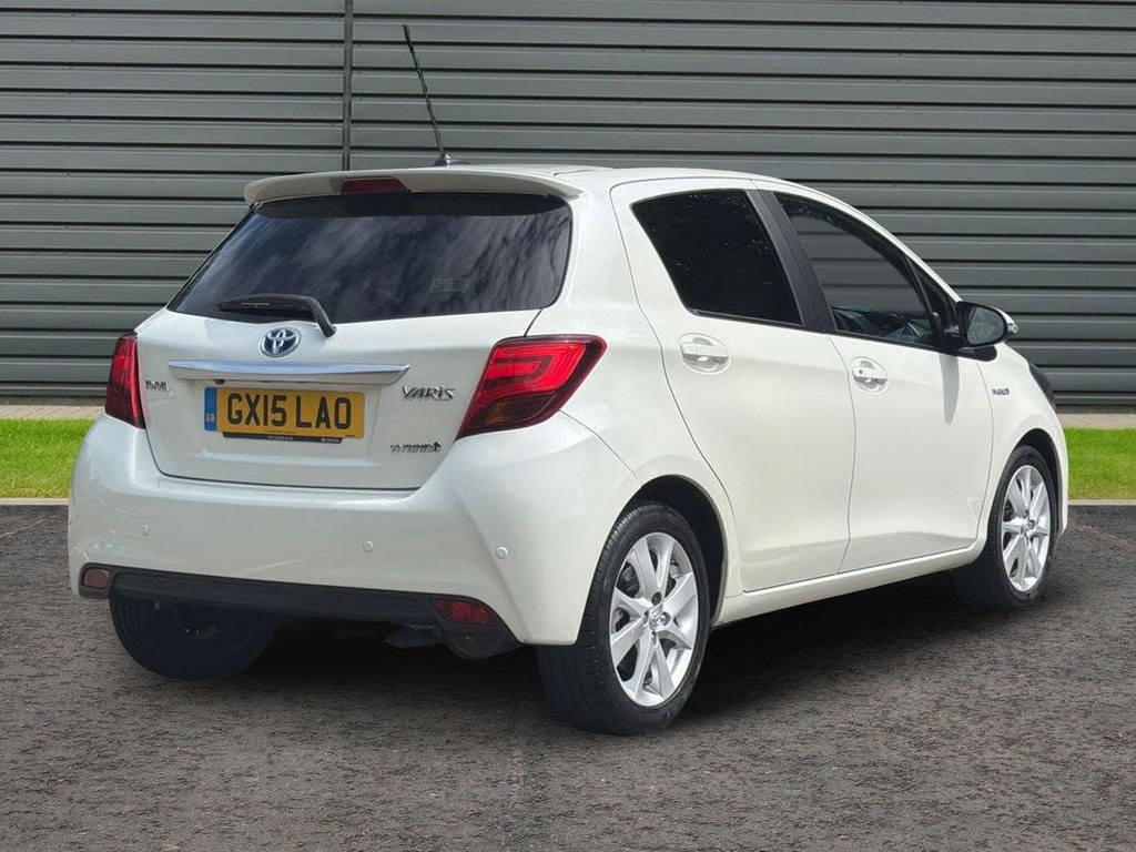 Toyota Yaris Hatchback White #3