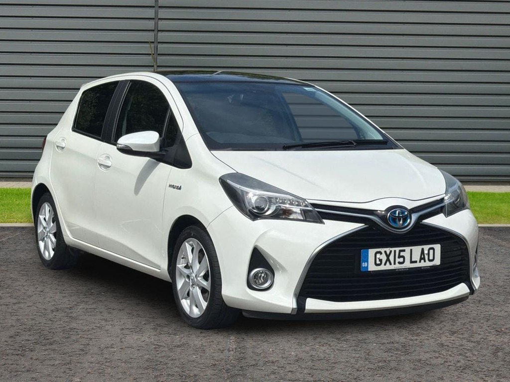 Toyota Yaris Hatchback White #1