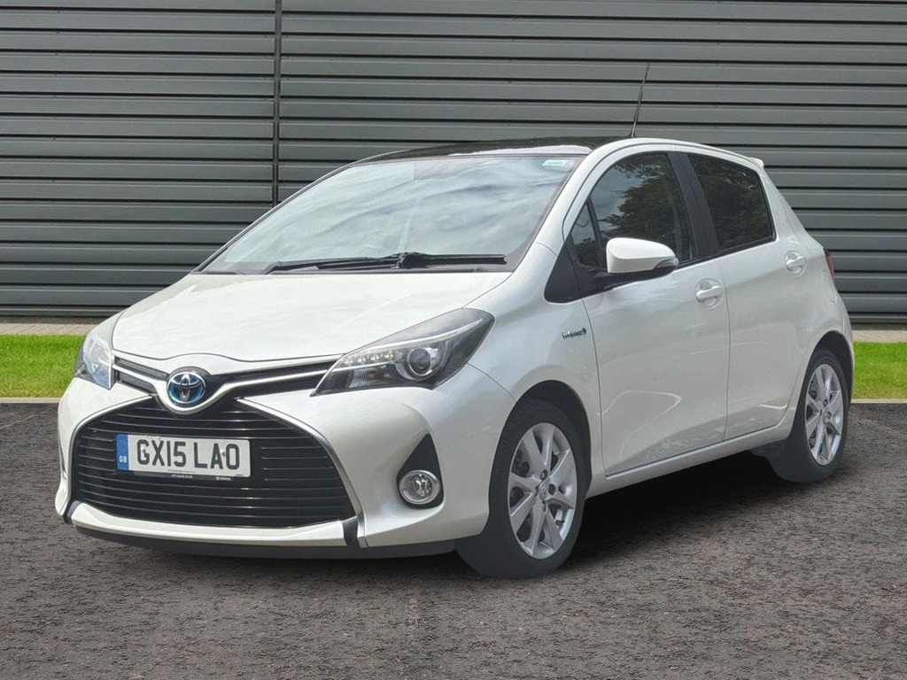 Toyota Yaris Hatchback White #7