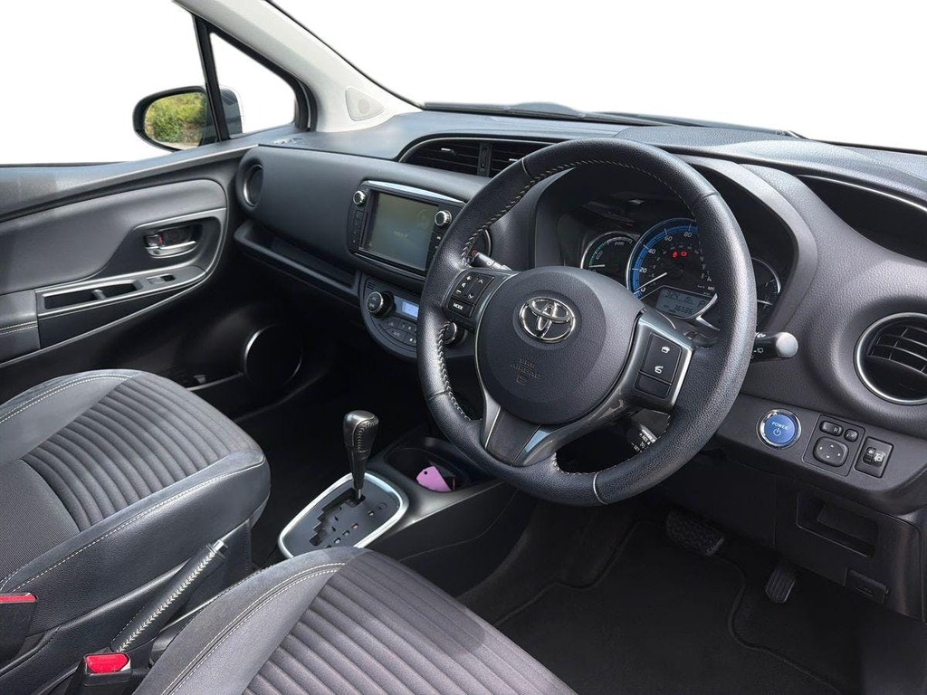 Toyota Yaris Hatchback White #9