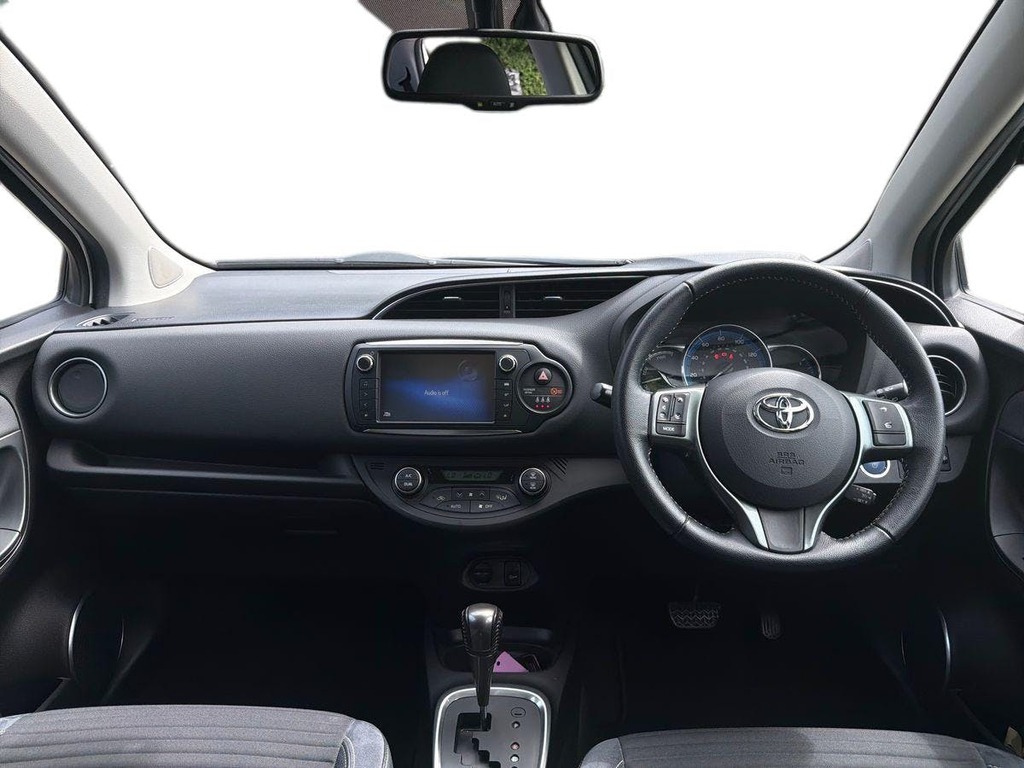 Toyota Yaris Hatchback White #11