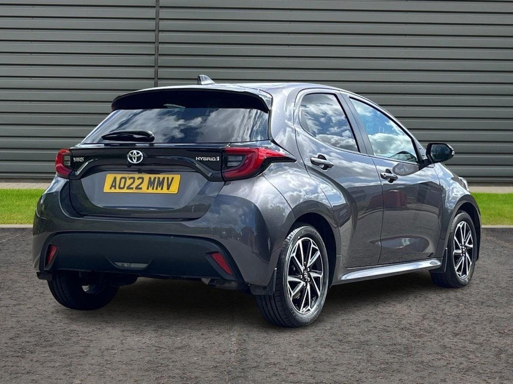 Toyota Yaris 1.5 Vvt-h Design Hatchback Hybrid E Cvt Grey