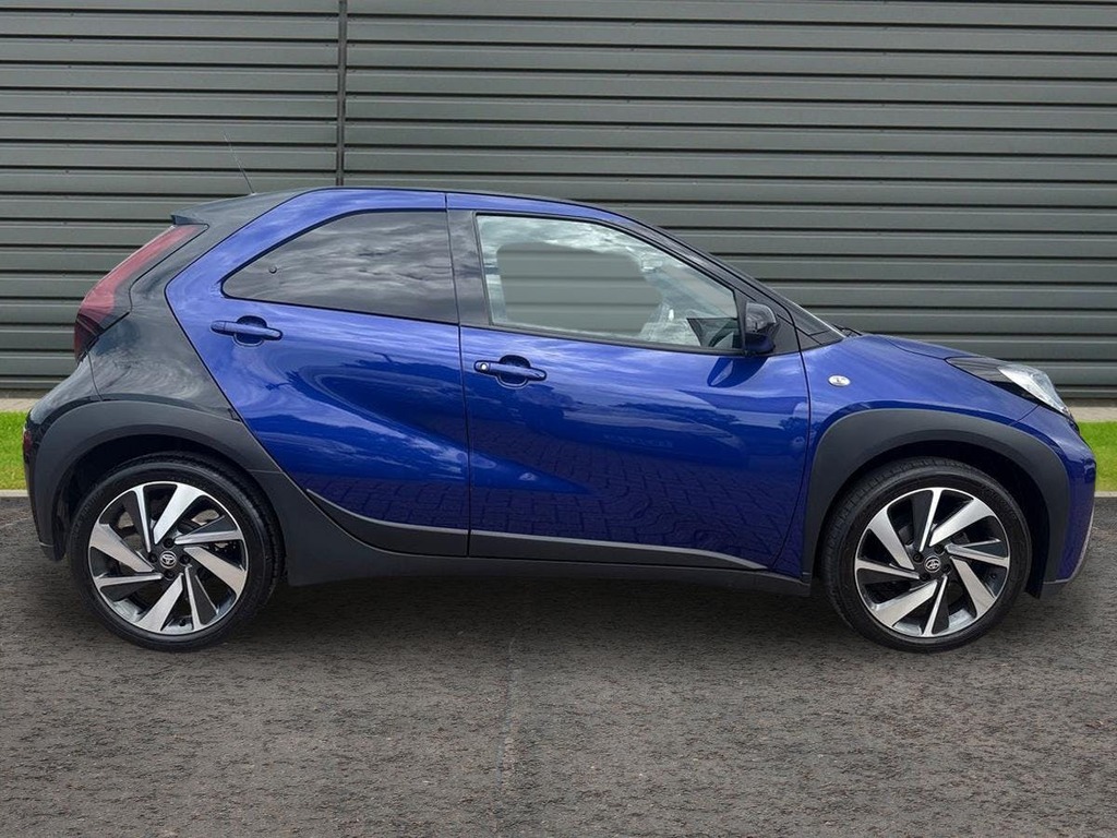Toyota Aygo X 1.0 Vvt I Edge Hatchback EJ72CGG Blue #2