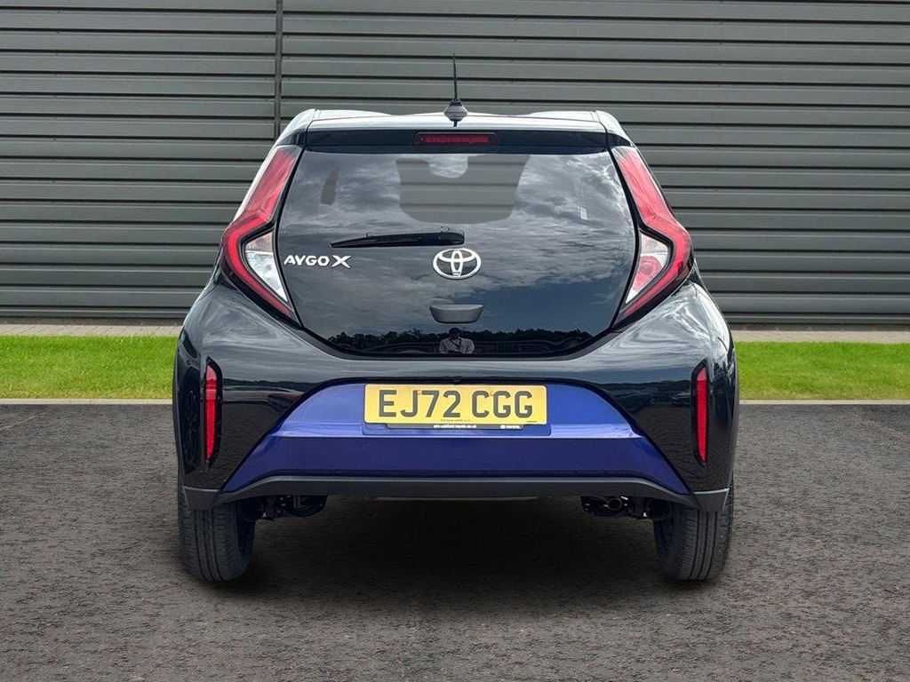 Toyota Aygo X 1.0 Vvt I Edge Hatchback EJ72CGG Blue #4