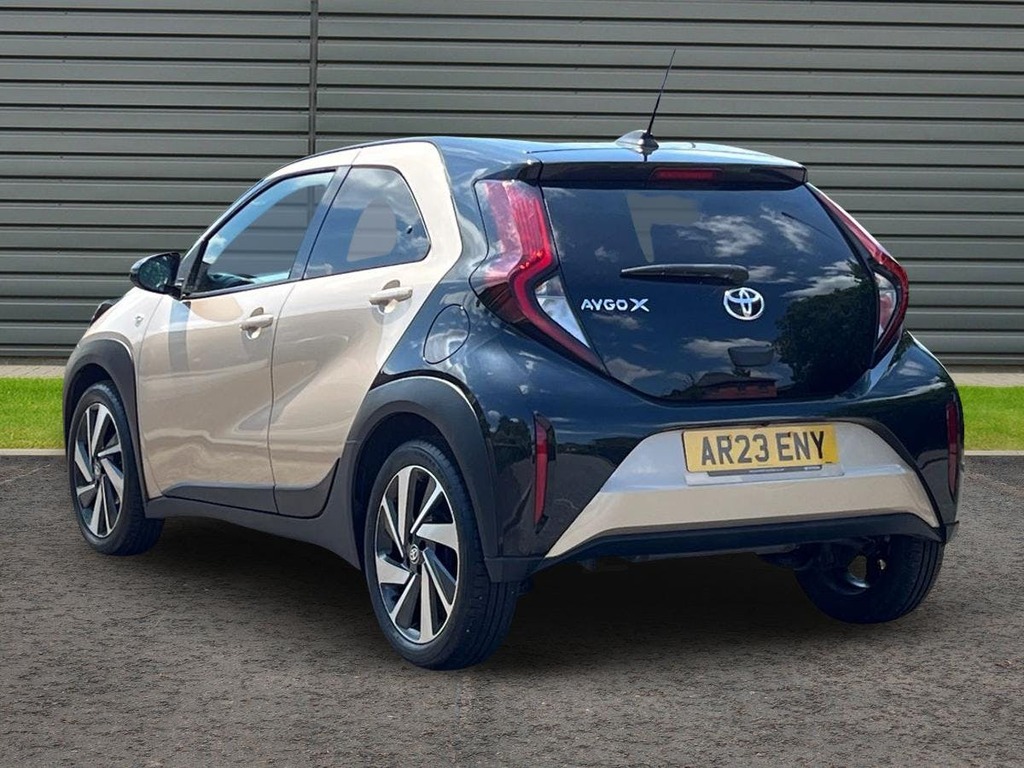 Toyota Aygo X 1.0 Vvt I Edge Hatchback Beige #5