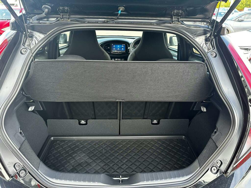 Toyota Aygo X Hatchback Black #10