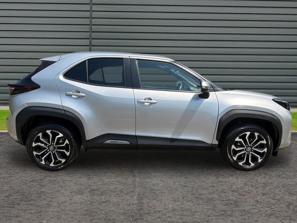 Toyota Yaris Cross 1.5 Vvt-h Design Suv Hybrid E Cvt Silver #2