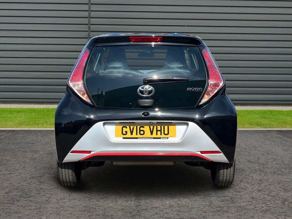 Toyota Aygo 1.0 Vvt I X Pression Hatchback Black #4