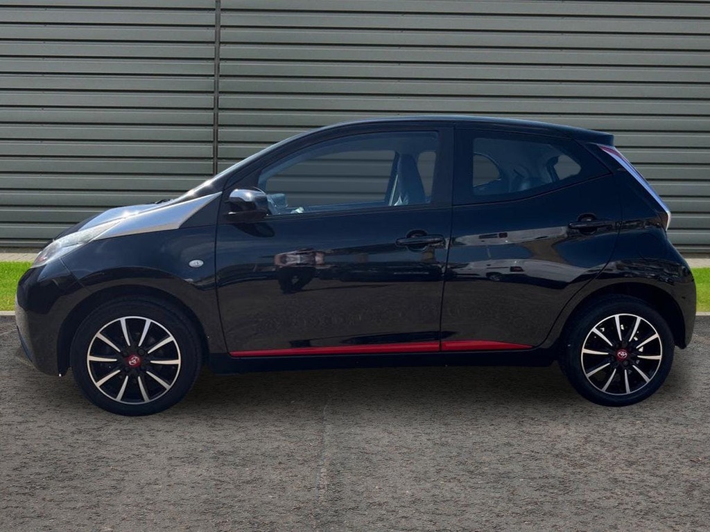 Toyota Aygo 1.0 Vvt I X Pression Hatchback Black #6