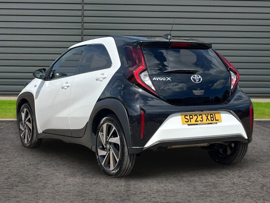 Toyota Aygo X 1.0 Vvt I Edge Hatchback SP23XBL White #5