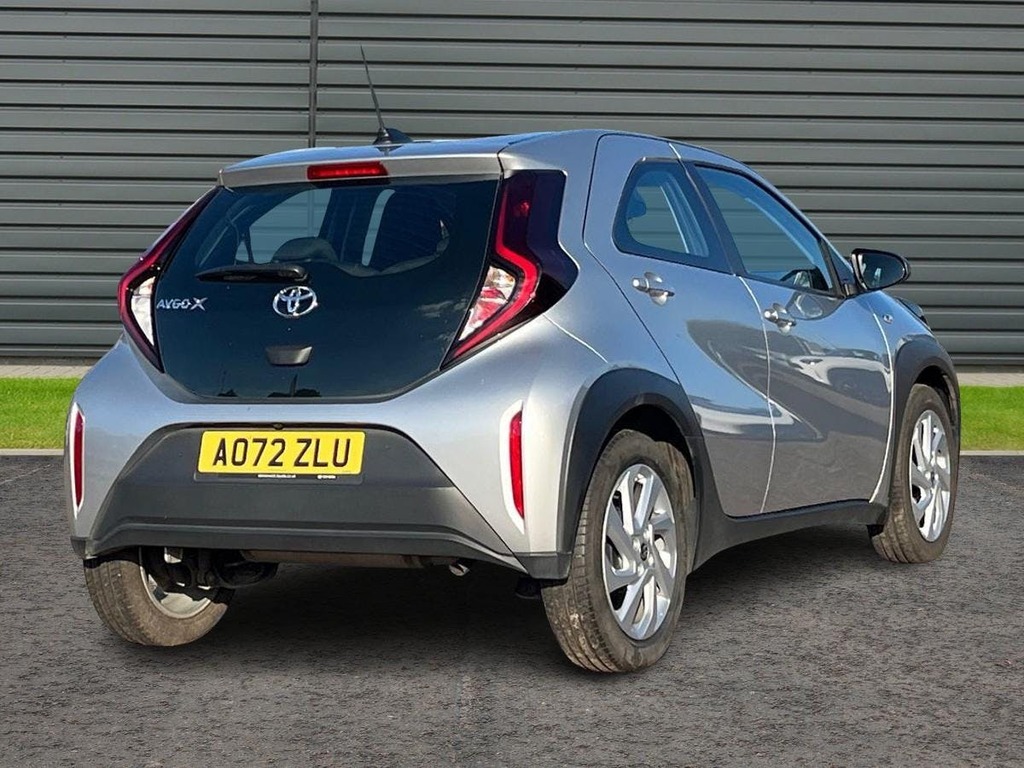 Toyota Aygo X 1.0 Vvt I Pure Hatchback X Shift Silver #3