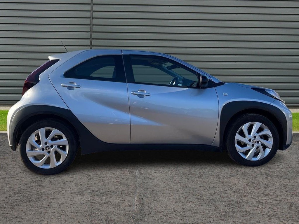 Toyota Aygo X 1.0 Vvt I Pure Hatchback X Shift Silver #2