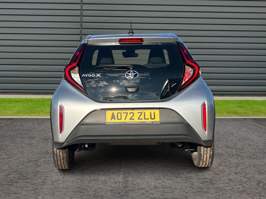 Toyota Aygo X 1.0 Vvt I Pure Hatchback X Shift Silver #4