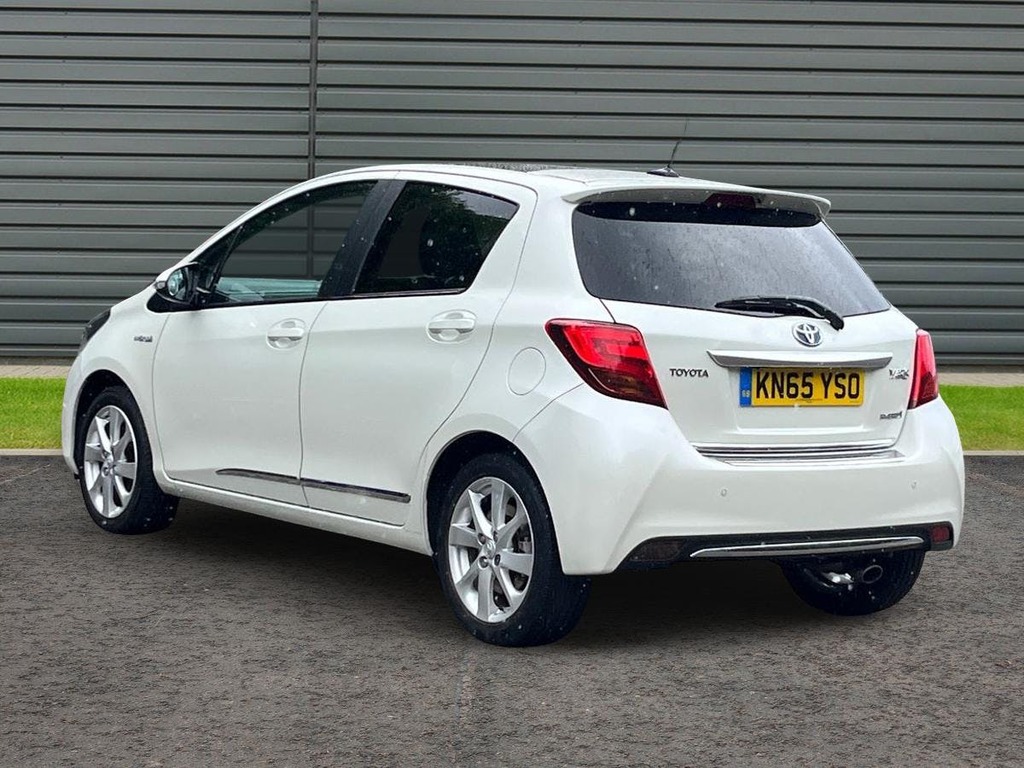 Toyota Yaris 1.5 Vvt-h Excel Hatchback Hybrid E Cvt White #5