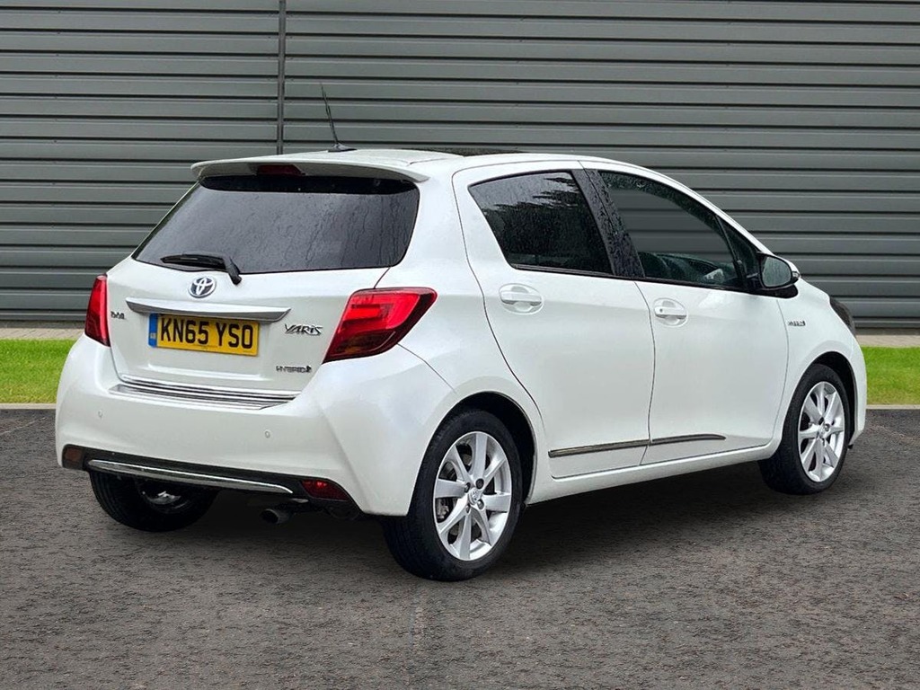 Toyota Yaris 1.5 Vvt-h Excel Hatchback Hybrid E Cvt White #3