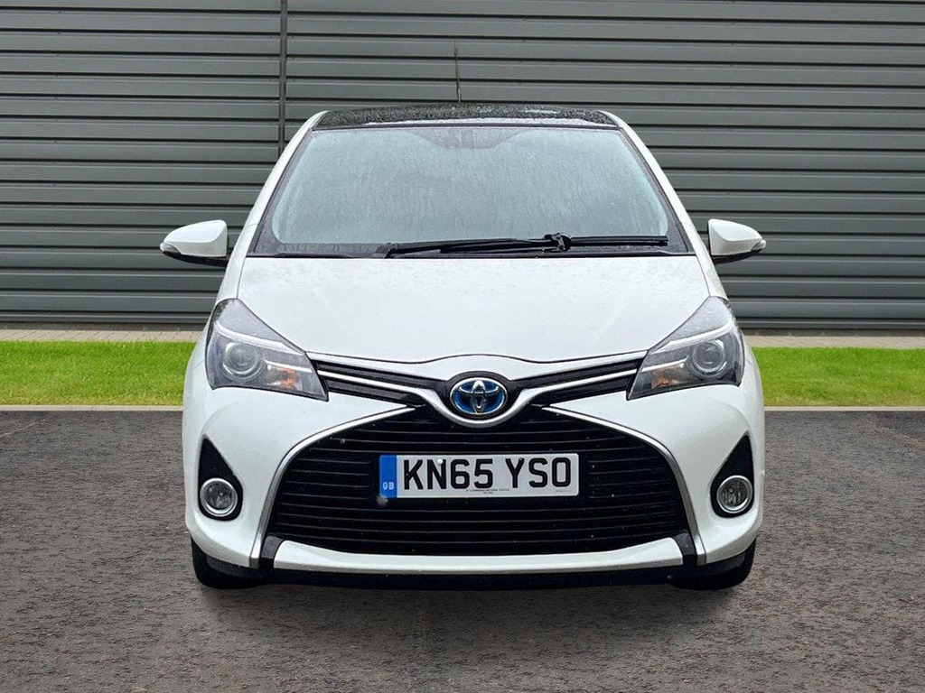 Toyota Yaris 1.5 Vvt-h Excel Hatchback Hybrid E Cvt White #8