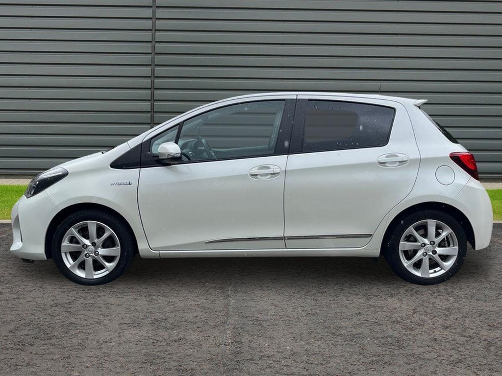 Toyota Yaris 1.5 Vvt-h Excel Hatchback Hybrid E Cvt White #6