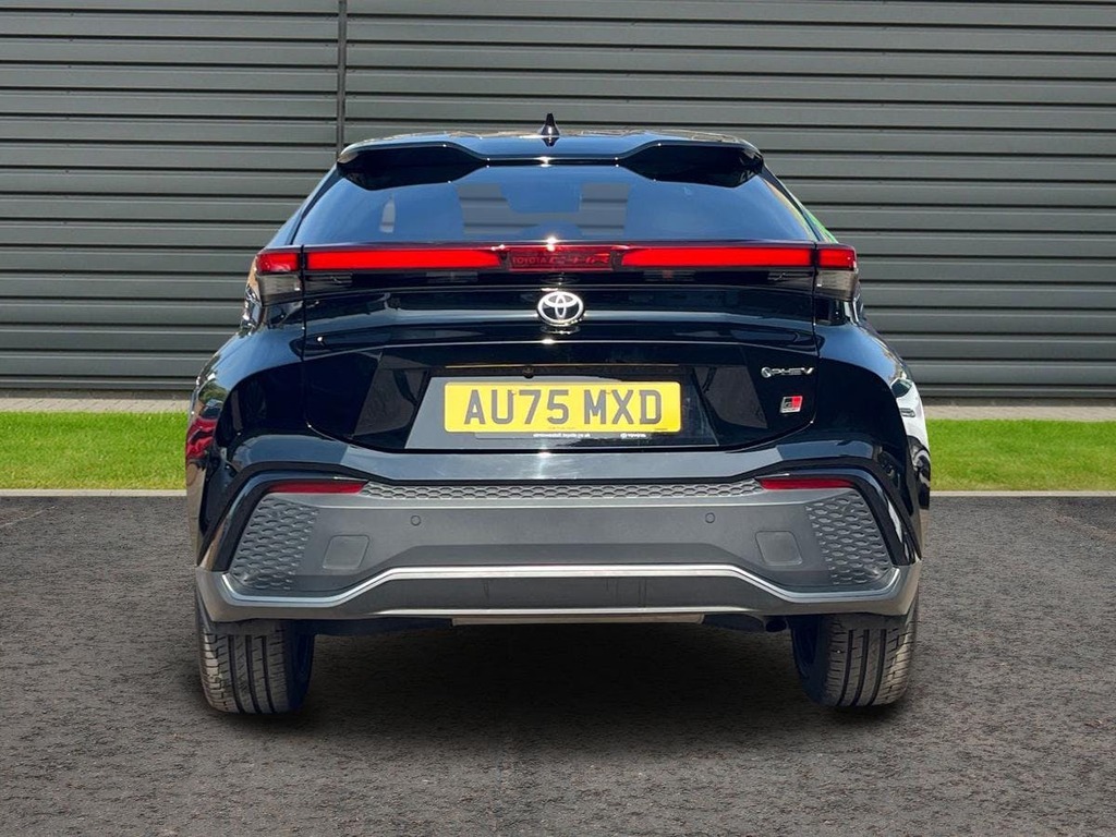 Toyota C-Hr 2.0 Vvt 13.6Kwh Gr Sport Suv Plug In Hy Black #4
