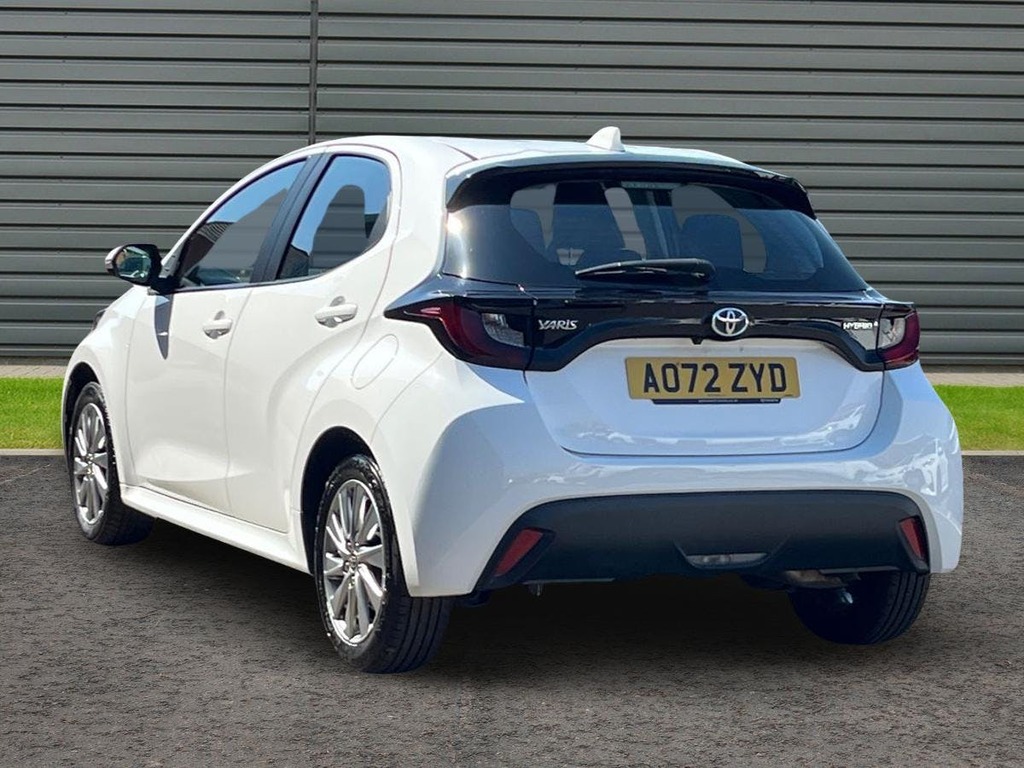 Toyota Yaris 1.5 Vvt-h Icon Hatchback Hybrid E Cvt White #5