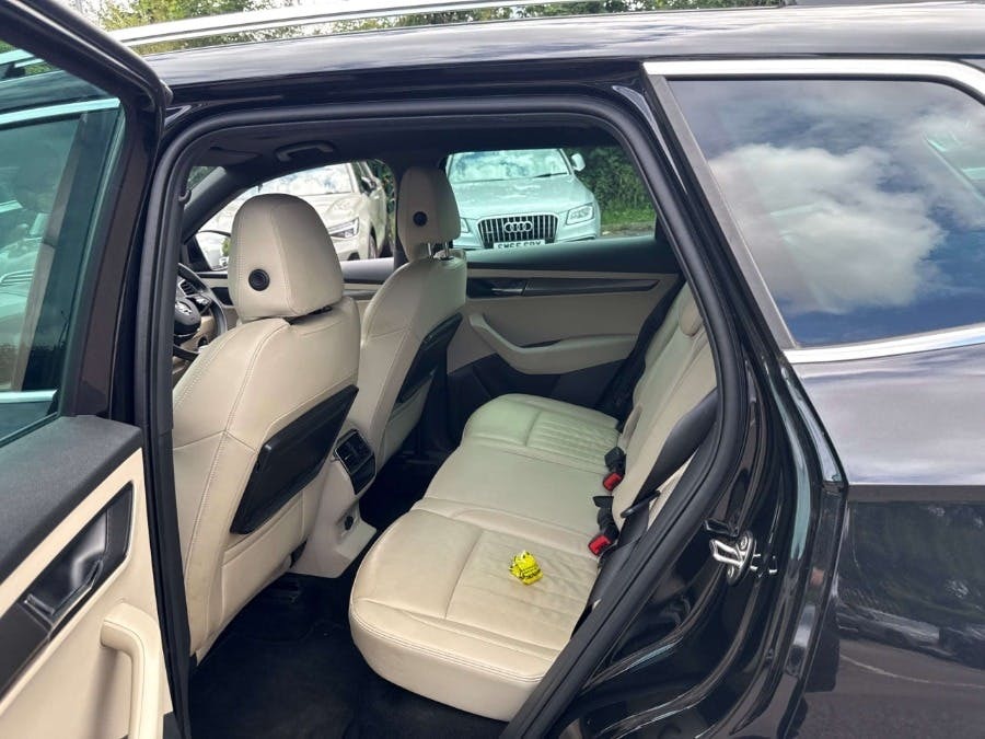 Skoda Karoq 1.5 Tsi Act Edition Suv Dsg Black #6