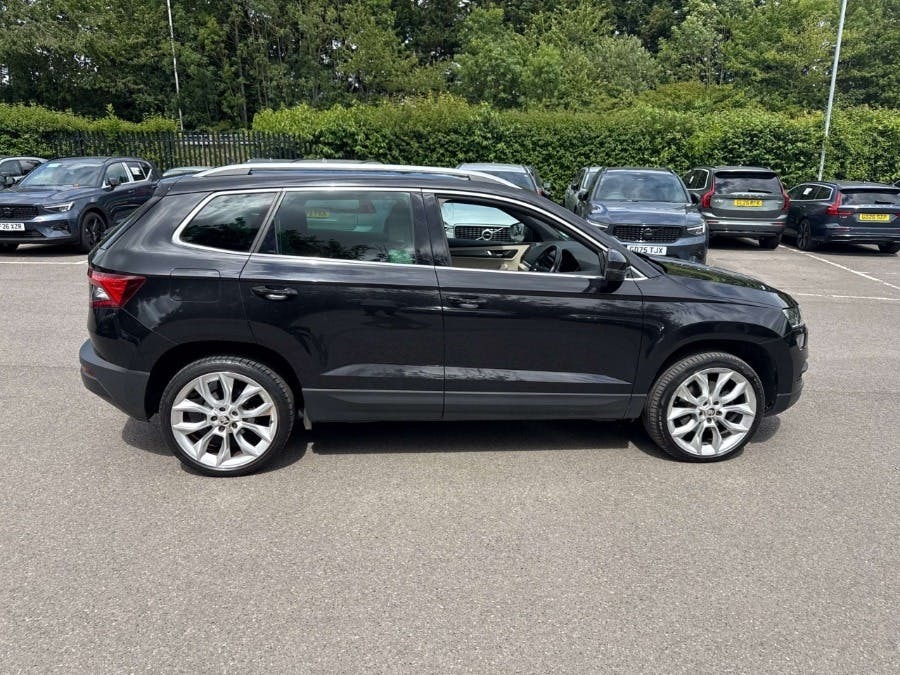 Skoda Karoq 1.5 Tsi Act Edition Suv Dsg Black #4
