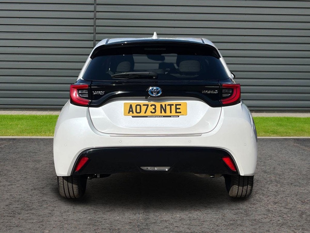 Toyota Yaris 1.5 Vvt-h Excel Hatchback Hybrid E Cvt AO73NTE White #4