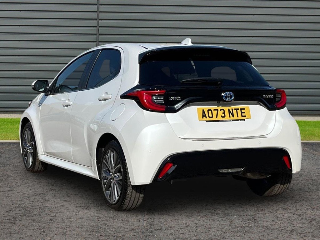 Toyota Yaris 1.5 Vvt-h Excel Hatchback Hybrid E Cvt AO73NTE White #5