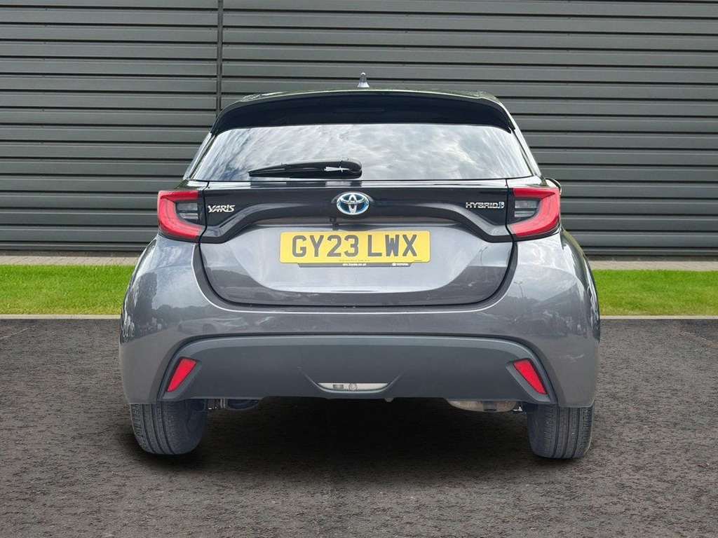 Toyota Yaris 1.5 Vvt-h Design Hatchback Hybrid E Cvt GY23LWX Grey #4