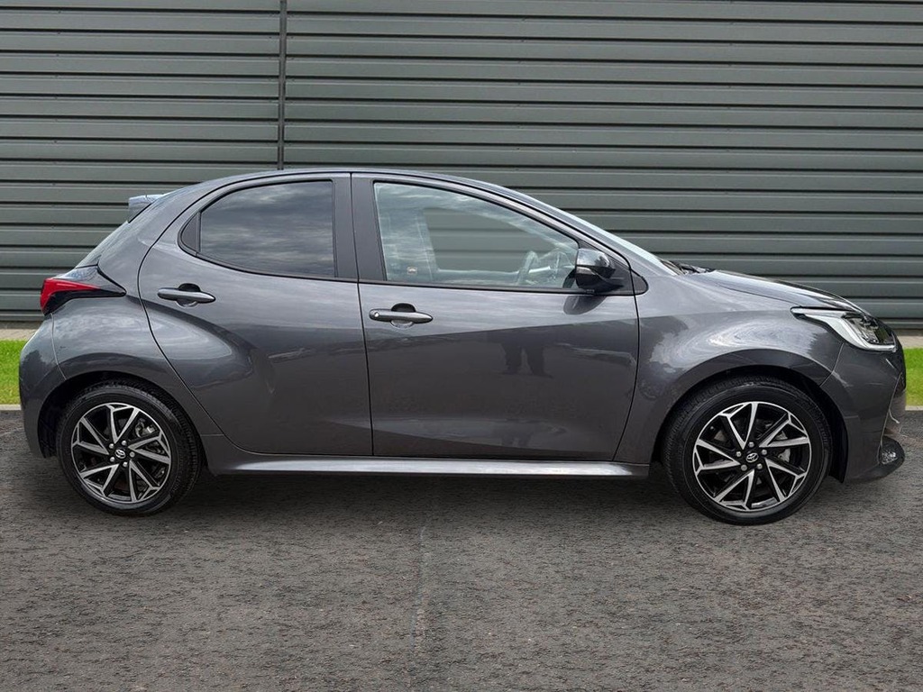 Toyota Yaris 1.5 Vvt-h Design Hatchback Hybrid E Cvt GY23LWX Grey #2