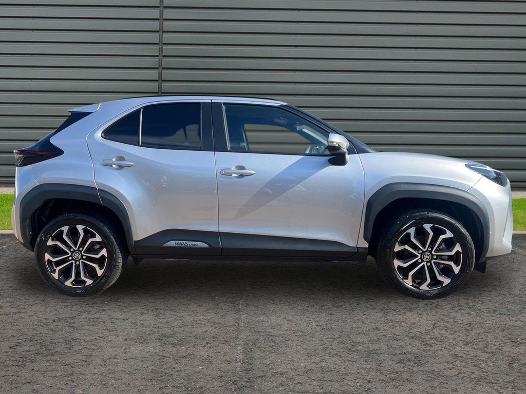 Toyota Yaris Cross 1.5 Vvt-h Design Suv Hybrid E Cvt Silver #2