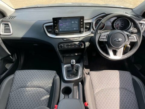 Kia Xceed Suv YR69UPA Silver #2