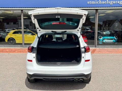 Hyundai Tucson Suv GK69GPO White #6