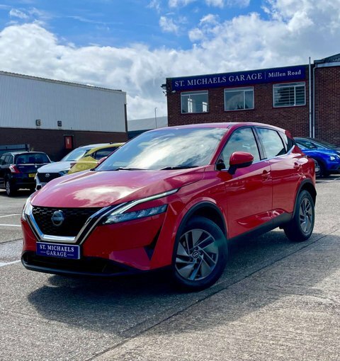 Nissan Qashqai Suv Red