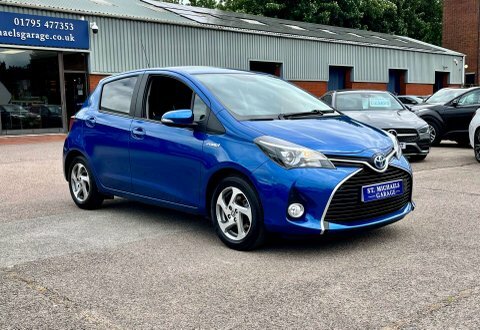 Toyota Yaris Hatchback GF66MTU Blue #4