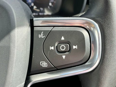 Volvo XC40 1.5 T5 Recharge Phev R Design Pro Red #52