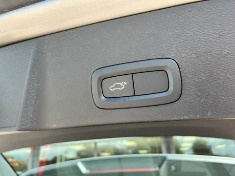 Volvo XC40 1.5 T5 Recharge Phev R Design Pro Red #69